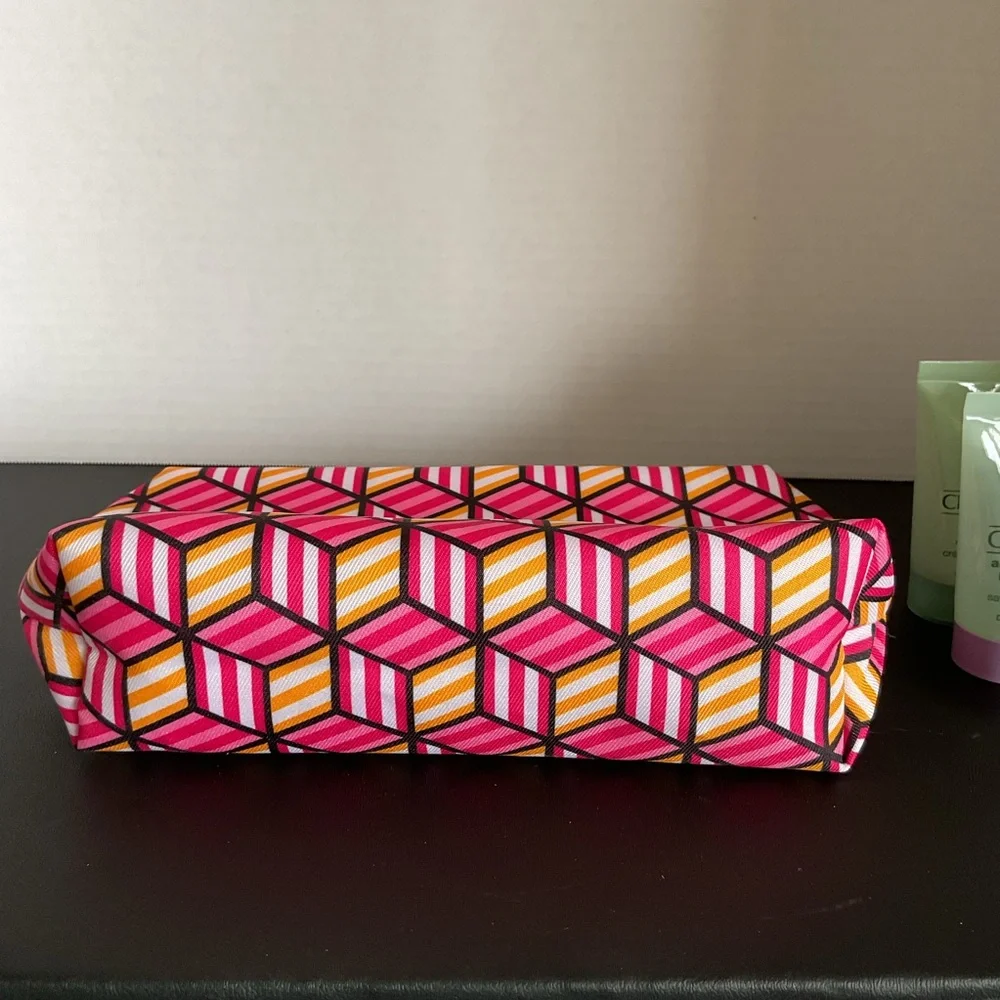 NEW Clinique Bundle - Cosmetic Bag, Lipstick and 2 Cleansers